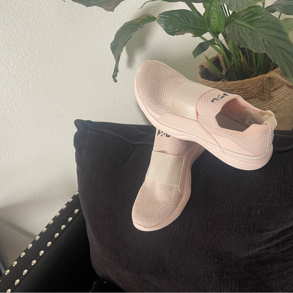 APL: Athletic Propulsion Labs TechLoom Bliss Sneakers - Picture 4 of 12